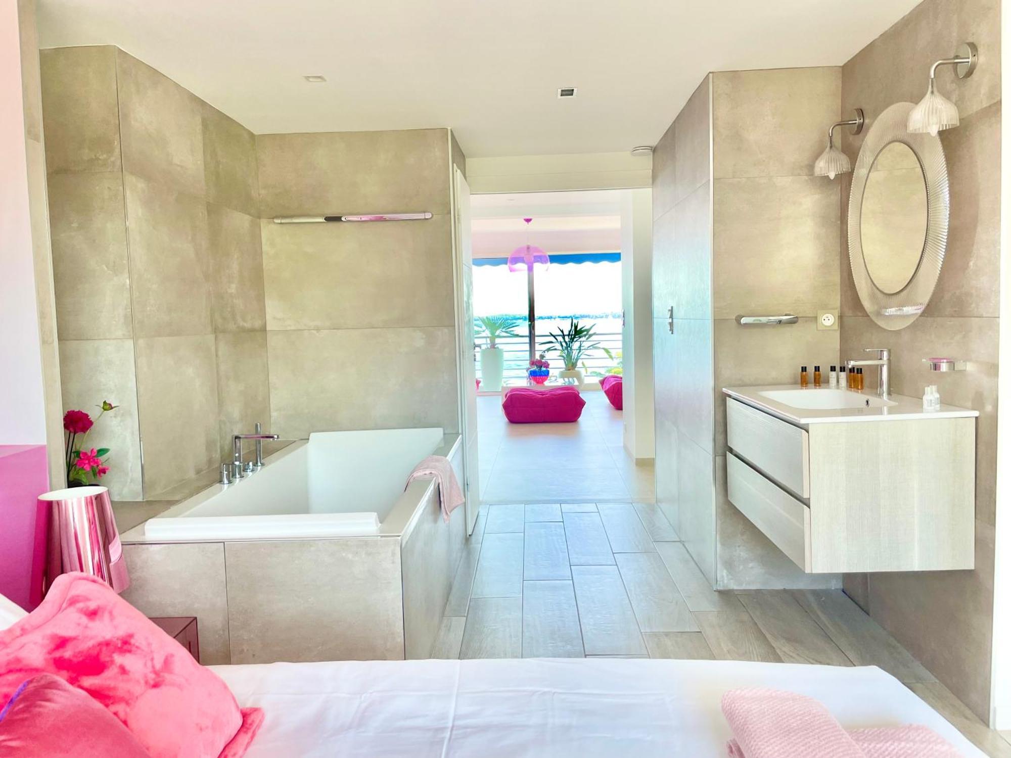 Royal Pink - Design - Vue De Reve - Parking Gratuit *