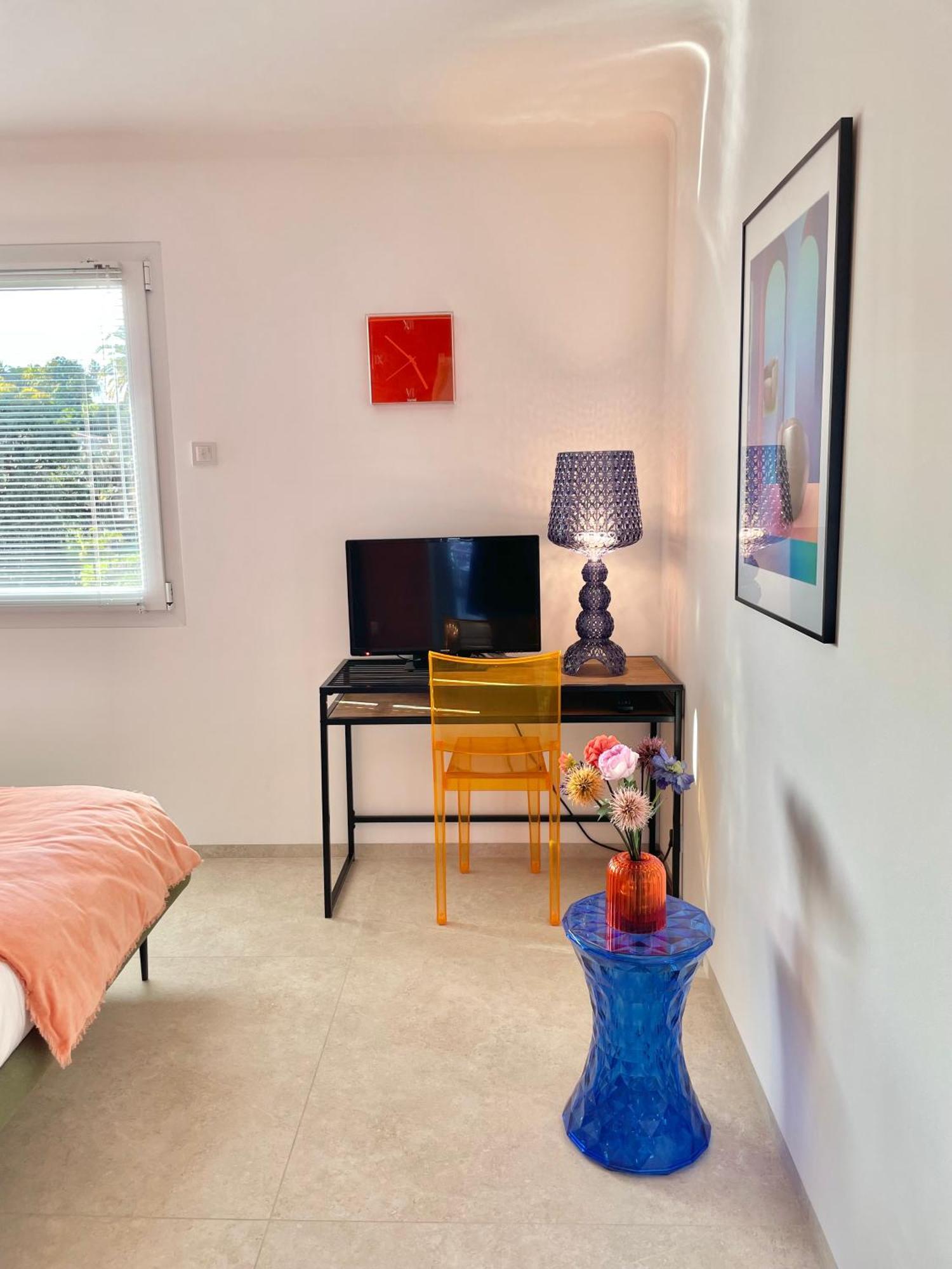 Royal Pink - Design - Vue De Reve - Parking Gratuit Cannes